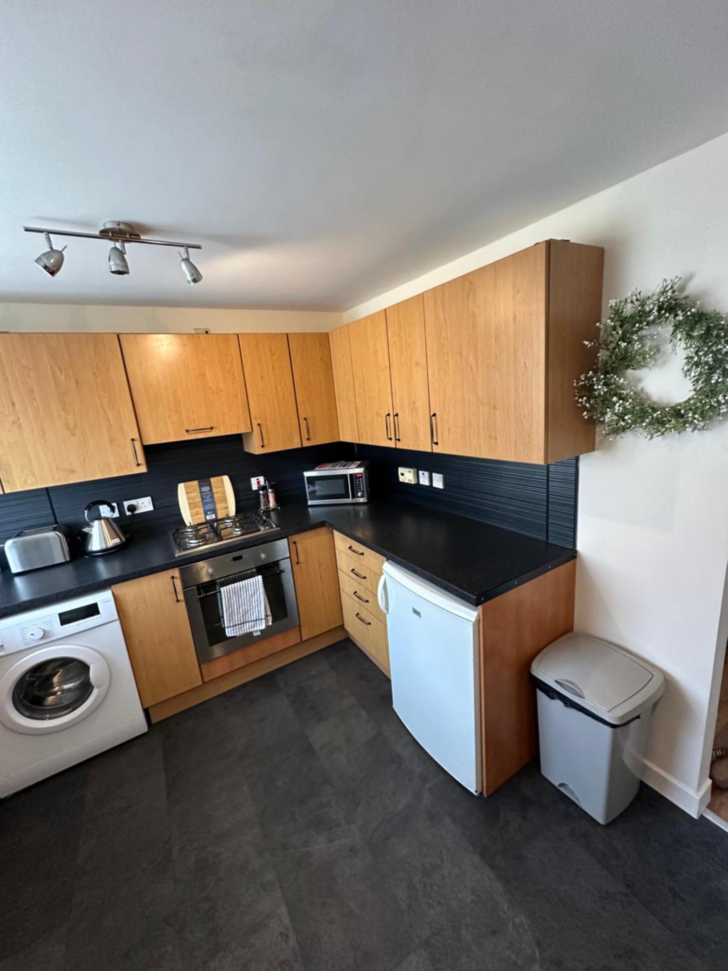 Spacious 3 Bedroom Flat Close To City Center Dalneigh Экстерьер фото